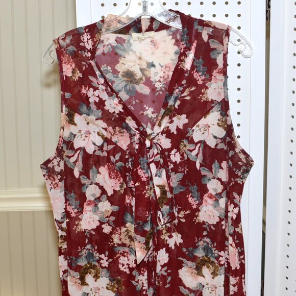 Plus Size 1X Ember Burgundy Vintage Style Floral Semi-Sheer Tie-Front Tank - Picture 3 of 11